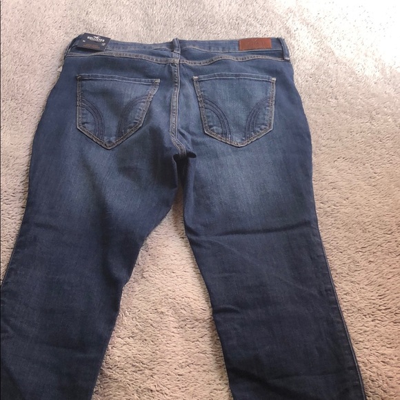 Dark wash Hollister jeans - Picture 2 of 2